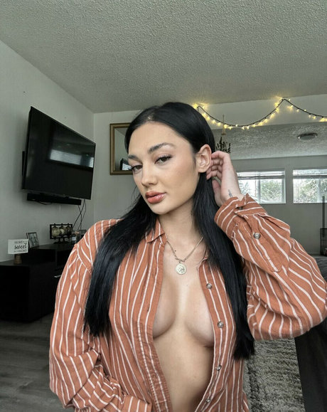 Naakte gelekte OnlyFans-foto van Baristatbaby