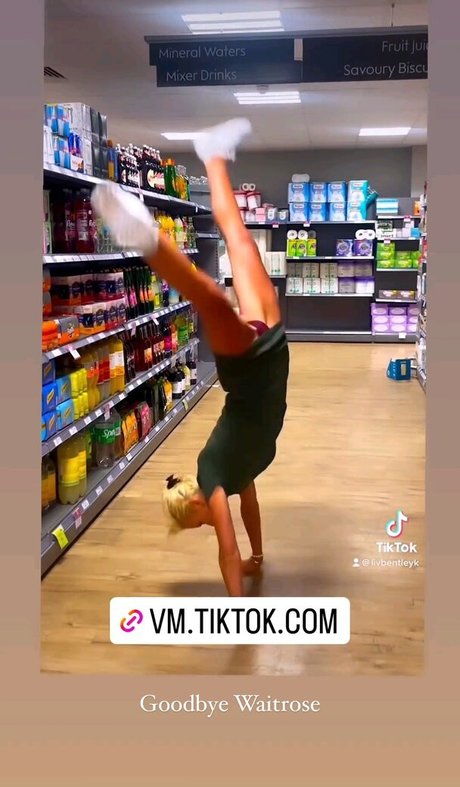 Naakte gelekte OnlyFans-foto van Olivia Bentley
