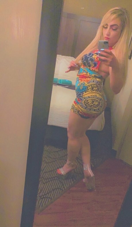 Naakte gelekte OnlyFans-foto van Snowbunnygang420