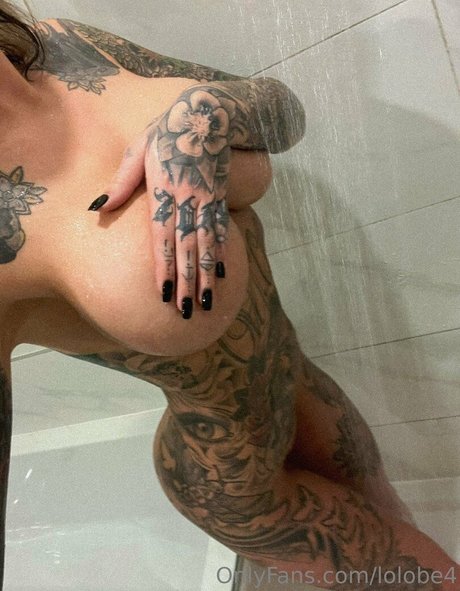 Naakte gelekte OnlyFans-foto van Lolobe4