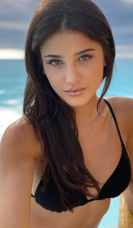 Naakte gelekte OnlyFans-foto van Elena Gusmeroli