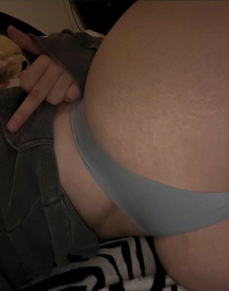 Naakte gelekte OnlyFans-foto van Aebgirl01