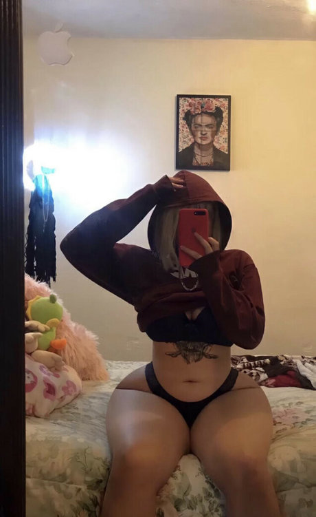 Naakte gelekte OnlyFans-foto van Aebgirl01