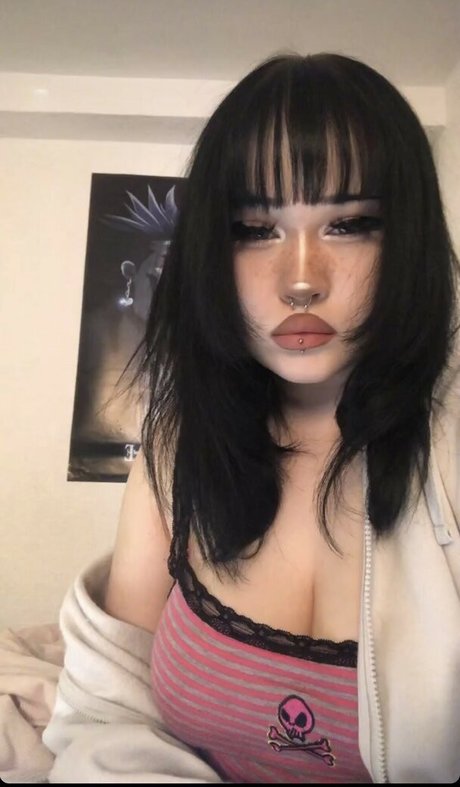 Naakte gelekte OnlyFans-foto van Hellok1ttyslvt