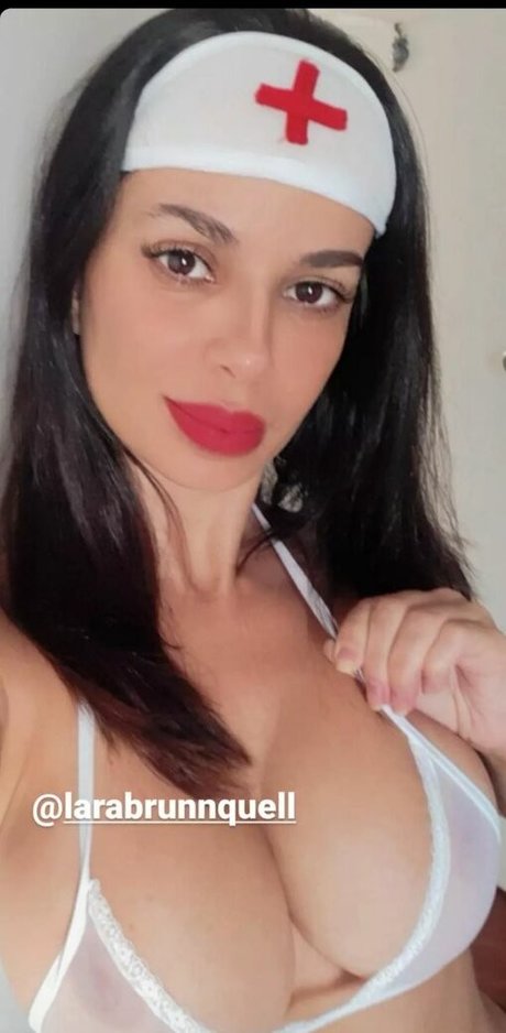 Naakte gelekte OnlyFans-foto van Sandy Capetinha