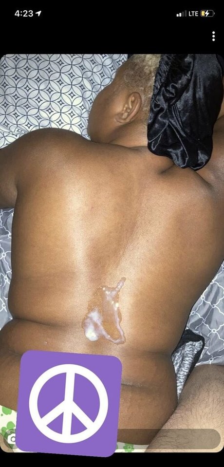 Naakte gelekte OnlyFans-foto van Burberrybitch