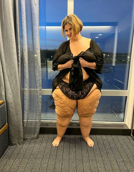 Bigbootyasshley
