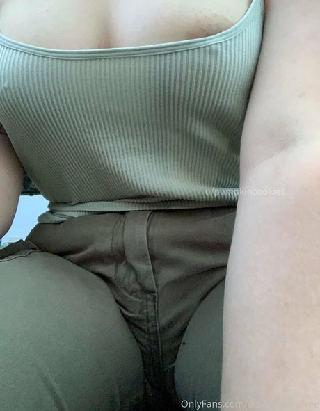 Naakte gelekte OnlyFans-foto van Auraflowersfree