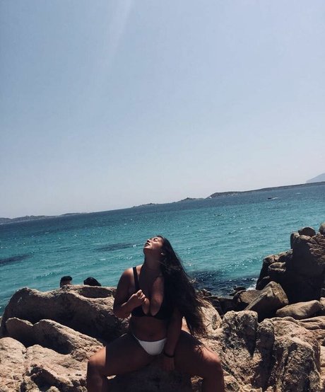 Naakte gelekte OnlyFans-foto van Alessia Barbarossa