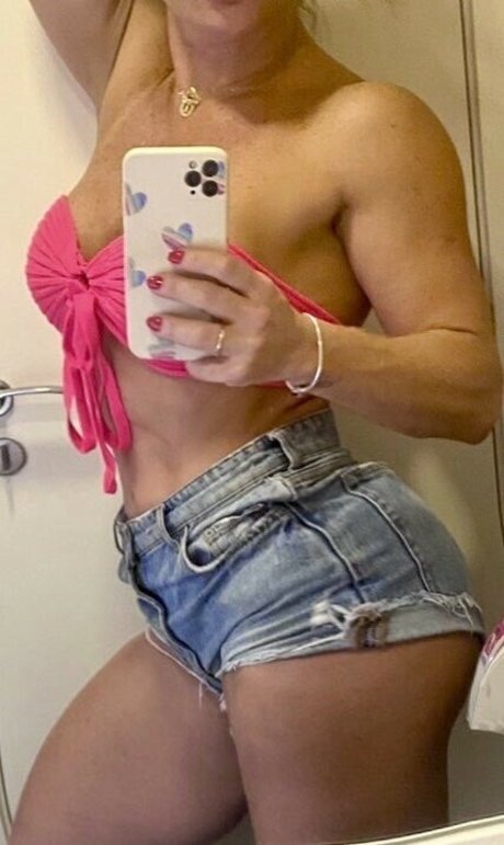 Nina Fernandez