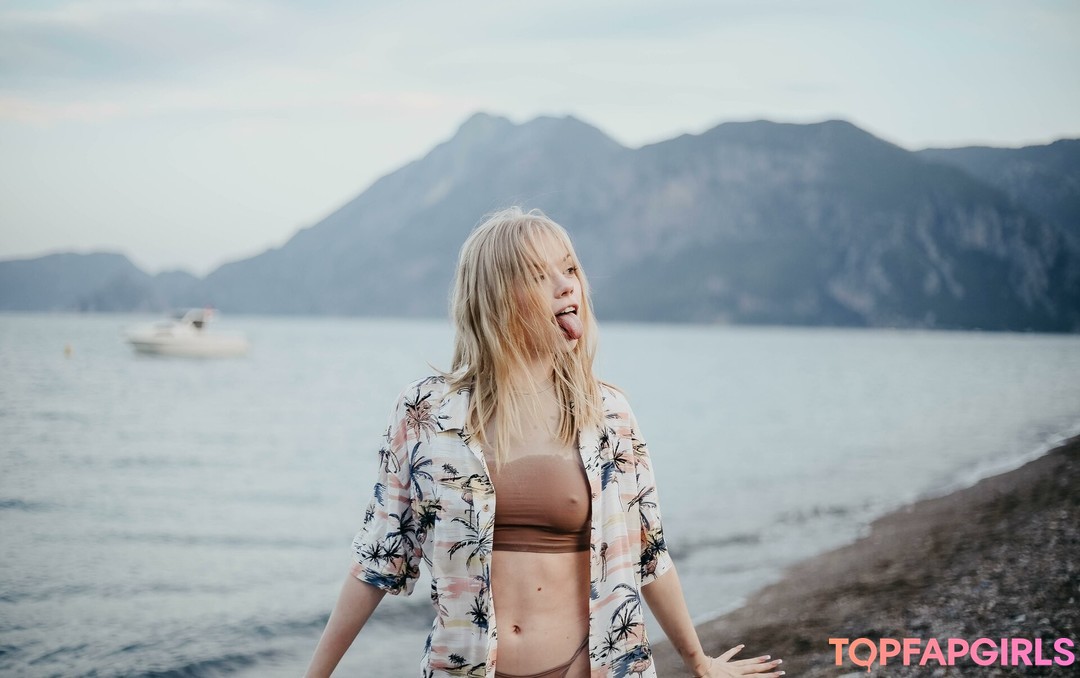 Naakte gelekte OnlyFans-foto van Sonyaplush #18 Naakte gelekte OnlyFans-foto van Sonyaplush #18