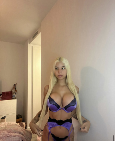 Naakte gelekte OnlyFans-foto van Pattycakes
