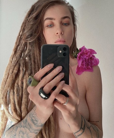 Naakte gelekte OnlyFans-foto van Hanna Mykhailova