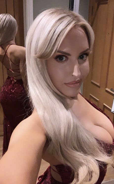 Naakte gelekte OnlyFans-foto van Eljonesuk