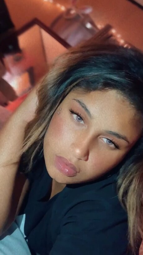 Naakte gelekte OnlyFans-foto van  Elishia Lashea