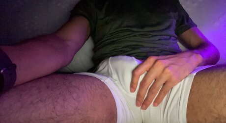 Naakte gelekte OnlyFans-foto van Axel