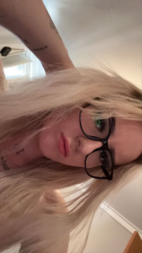 Naakte gelekte OnlyFans-foto van Icywifeyx
