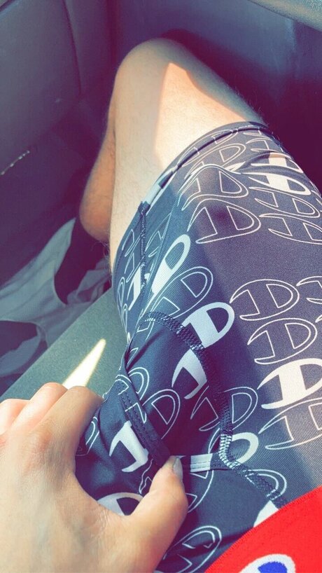 Naakte gelekte OnlyFans-foto van Daddy