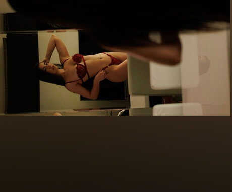Naakte gelekte OnlyFans-foto van Maria
