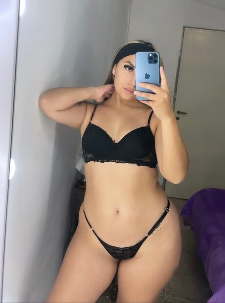 Naakte gelekte OnlyFans-foto van Nataly