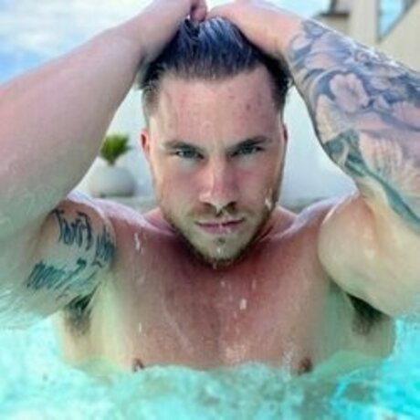 Naakte gelekte OnlyFans-foto van Will Gagnon