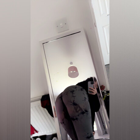 Naakte gelekte OnlyFans-foto van Pinky