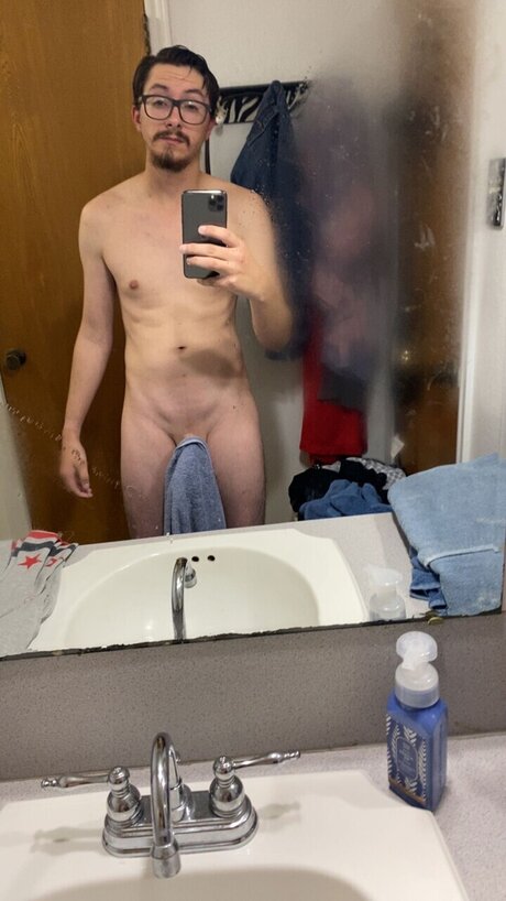 Naakte gelekte OnlyFans-foto van Jordon Coburn