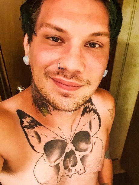 Naakte gelekte OnlyFans-foto van Auzzybear