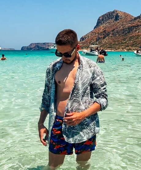 Naakte gelekte OnlyFans-foto van Bobbybooy