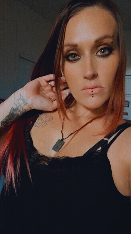 Naakte gelekte OnlyFans-foto van M Nasty