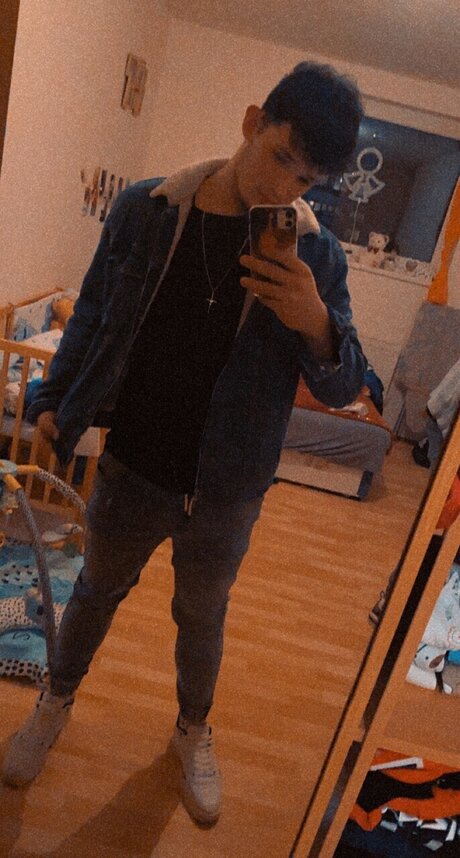 Naakte gelekte OnlyFans-foto van Daniel