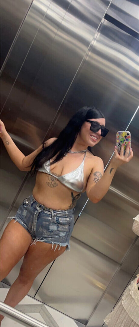 Naakte gelekte OnlyFans-foto van Kells