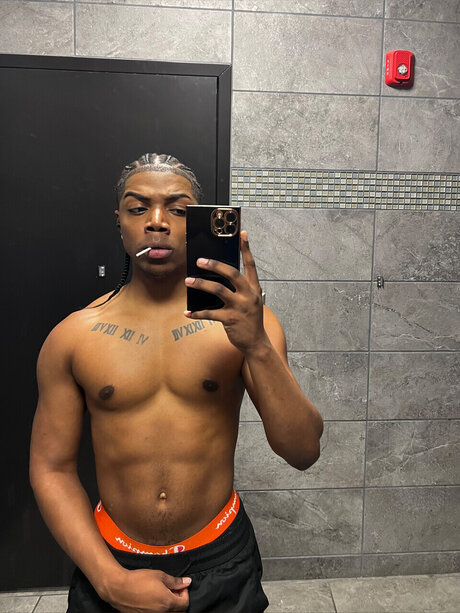 Naakte gelekte OnlyFans-foto van Domxking