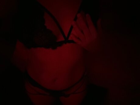 Naakte gelekte OnlyFans-foto van Dani