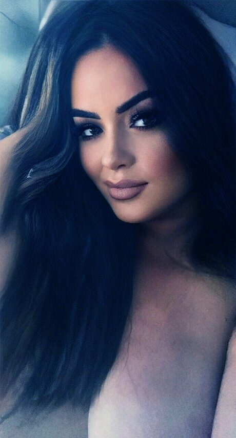 Naakte gelekte OnlyFans-foto van Heather