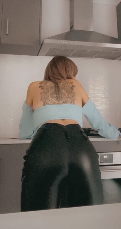 Naakte gelekte OnlyFans-foto van Faith