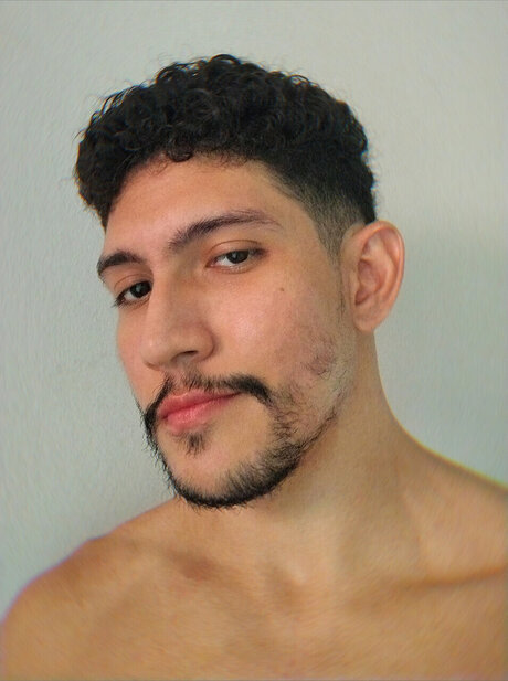 Naakte gelekte OnlyFans-foto van Joo Pedro