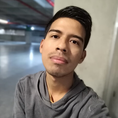 Naakte gelekte OnlyFans-foto van Carlos Garcia