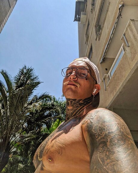 Naakte gelekte OnlyFans-foto van Loirinho