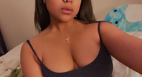 Naakte gelekte OnlyFans-foto van Princess Grower