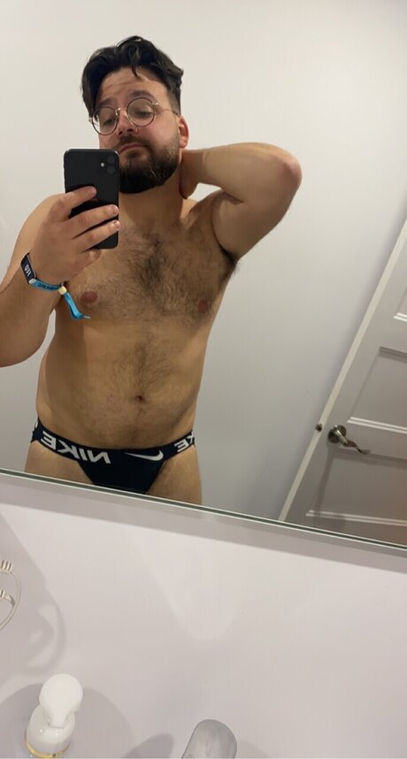 Naakte gelekte OnlyFans-foto van 