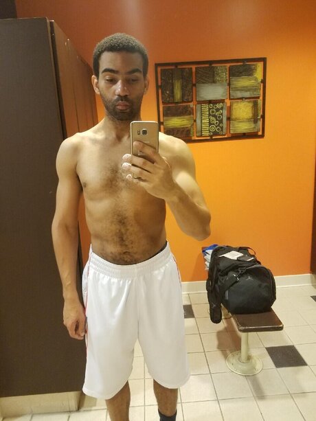 Naakte gelekte OnlyFans-foto van B Waver