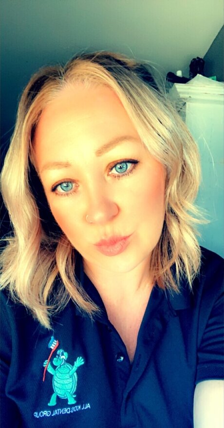 Naakte gelekte OnlyFans-foto van Shauna