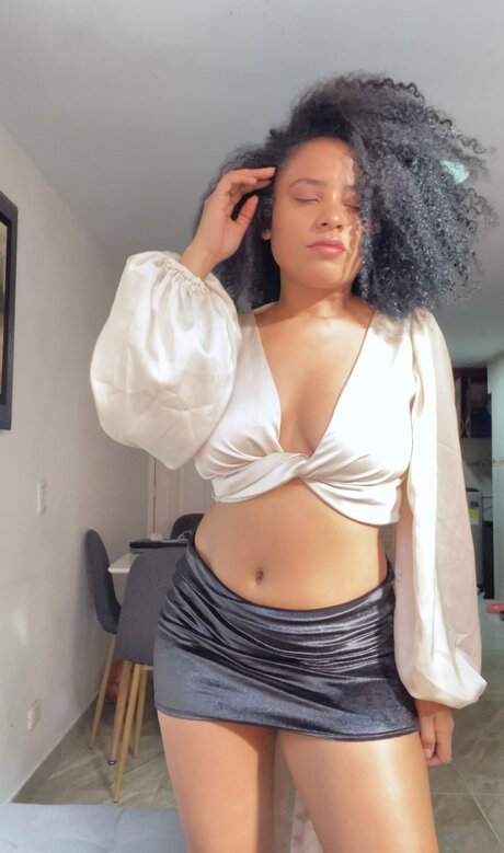 Naakte gelekte OnlyFans-foto van Karennavf