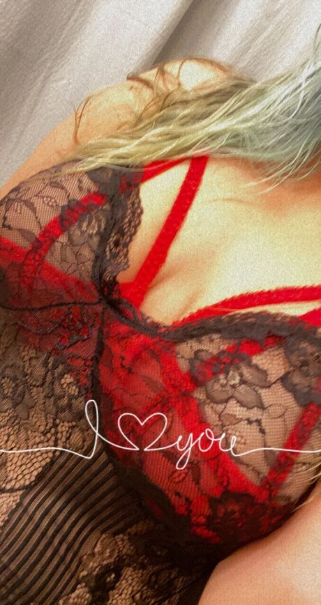 Naakte gelekte OnlyFans-foto van Kitta