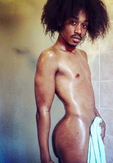 Naakte gelekte OnlyFans-foto van Diego