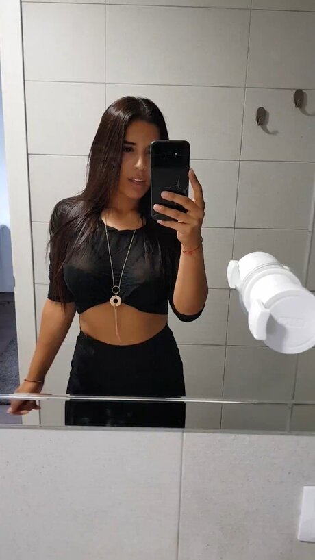 Naakte gelekte OnlyFans-foto van Missbabilonia