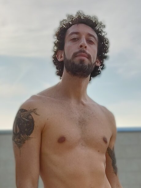 Naakte gelekte OnlyFans-foto van Gustavo Torres