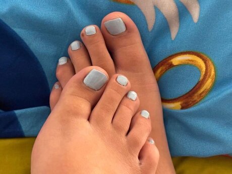 Naakte gelekte OnlyFans-foto van Dreamy Feet