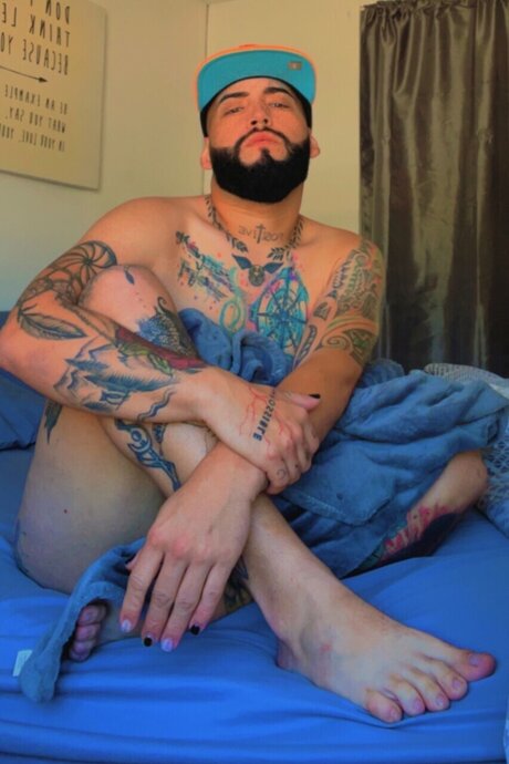 Naakte gelekte OnlyFans-foto van Isanuel